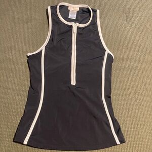 Black Sleeveless Women's active top